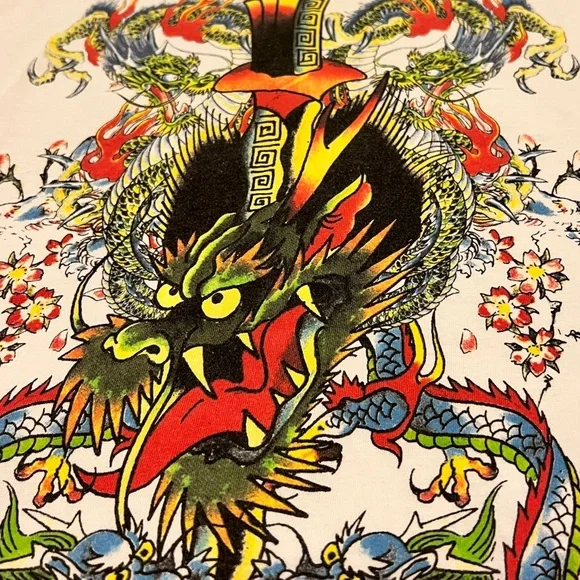 ED HARDY “DRAGON DAGGER” GRAPHIC TEE - SIZE SMALL - VINTAGE - GOOD CONDITION - Picture 2 of 3